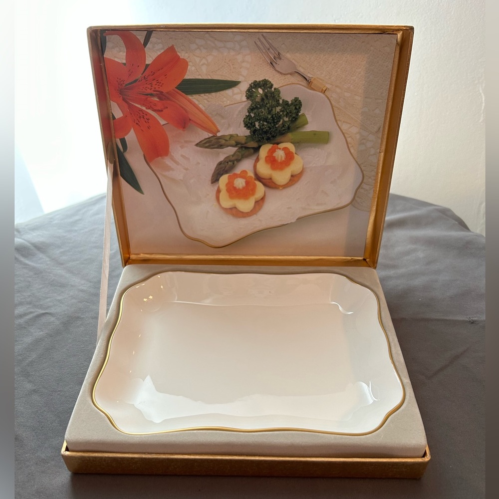 Mikasa Golden Halo Chelsea Tray